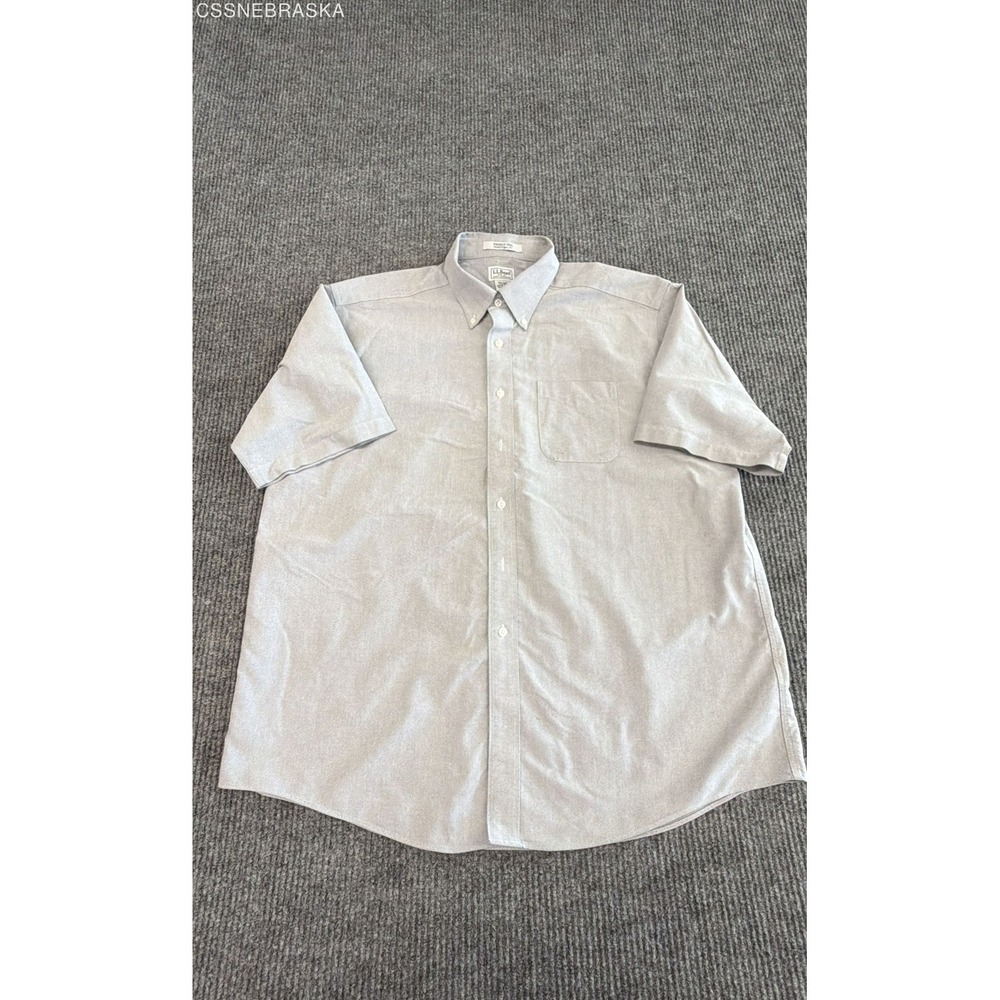 L.L. Bean Men's Light Blue Short Sleeve Wrinkle Free Oxford Shirt Sz 17.5 Reg